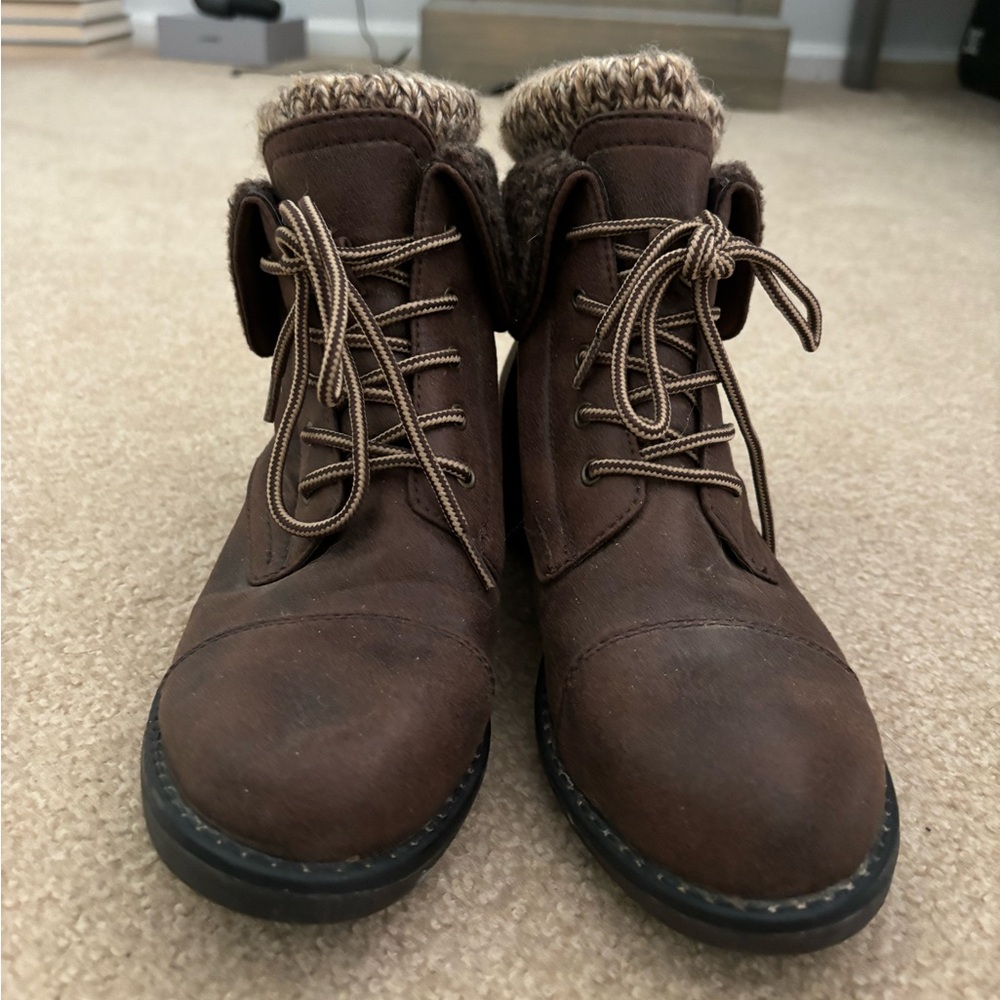 CLIFS boots